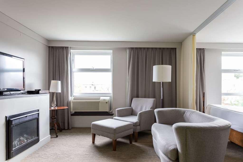 Hotel Champlain Quebec City Room photo